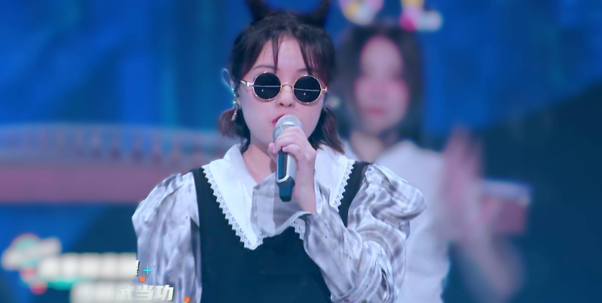 邢晗铭惊喜亮相中国潮音元气满满惹人喜爱