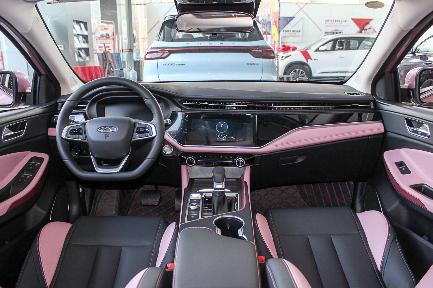 新车漆迎合女性用户奇瑞艾瑞泽5plus艾粉版到店实拍