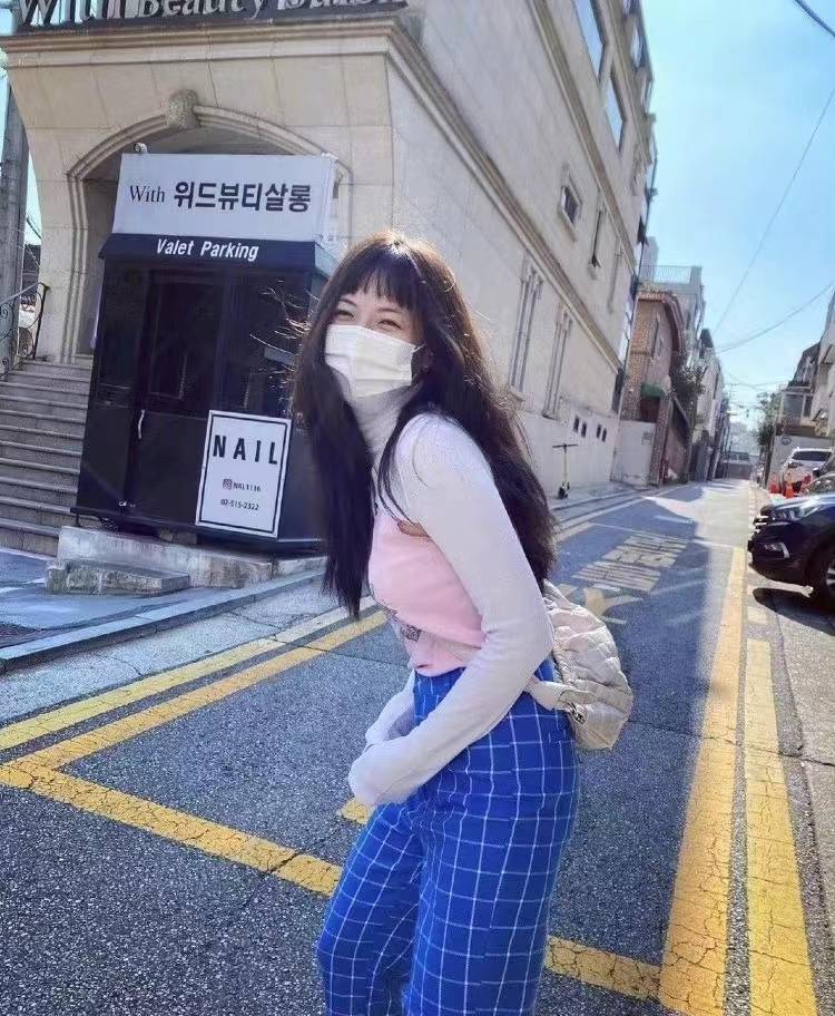 整体 小野马泫雅都爱的新一季的穿搭流量密码？竟然藏在妈妈的衣橱里