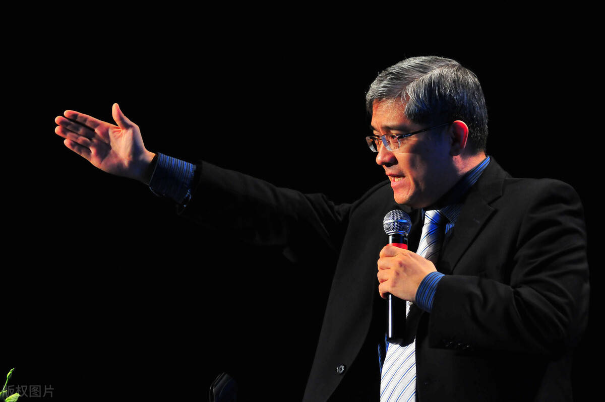 当众讲话怎样达到有胆有识声情并茂