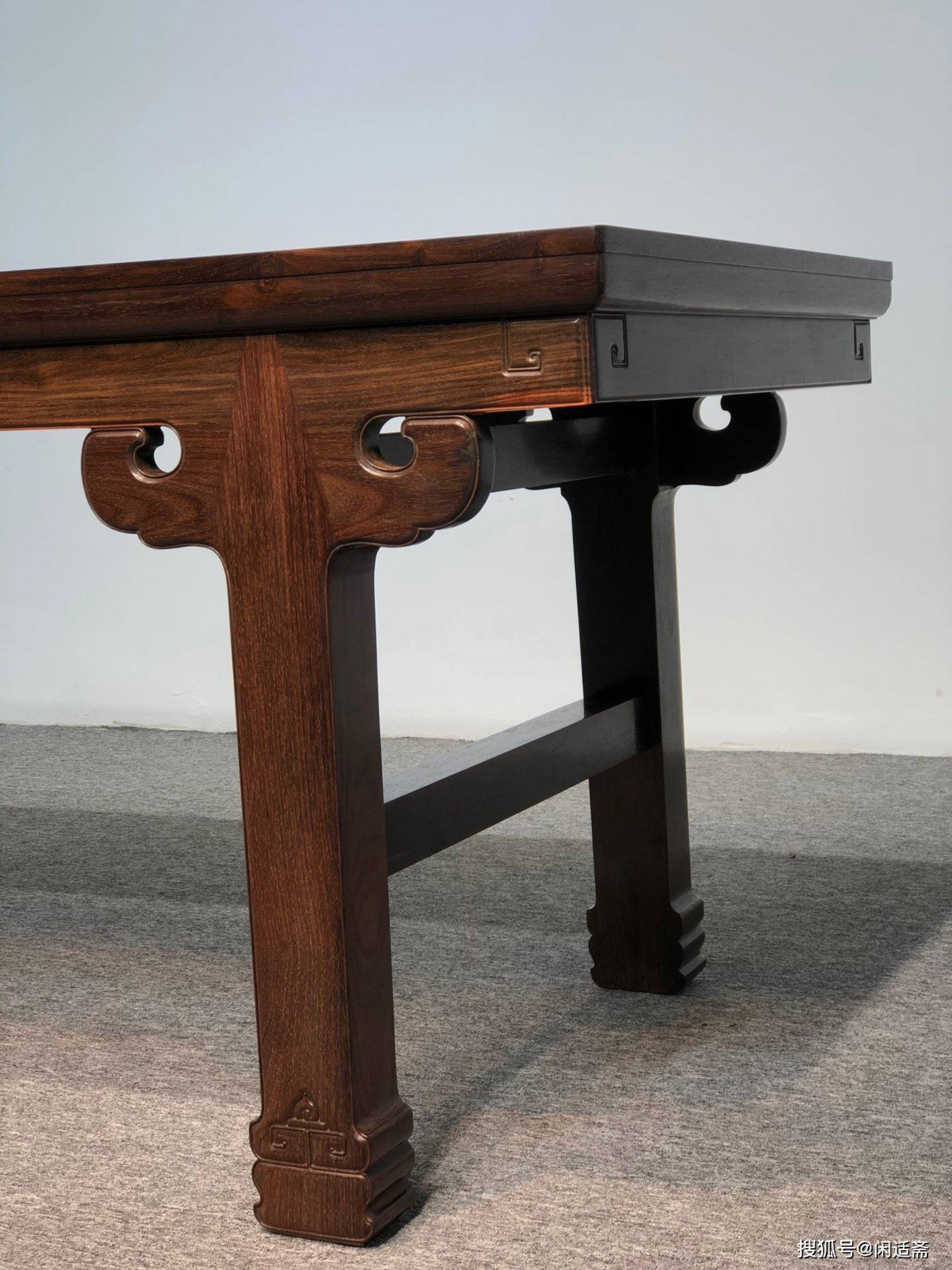 原创珍藏款大红酸枝全二膘料插肩榫大画案