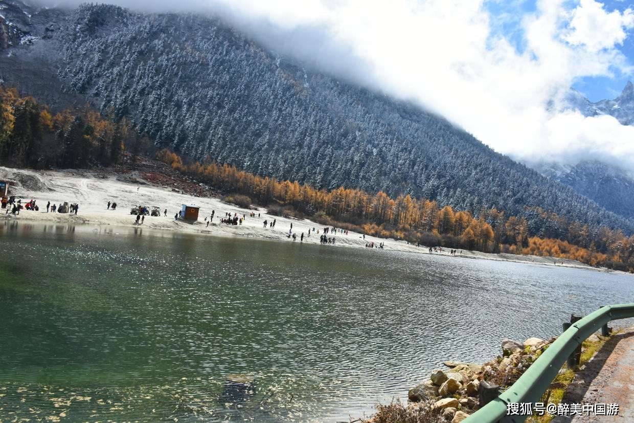 走进毕棚沟景区，拥有迷人的山水风光，景色美不胜收