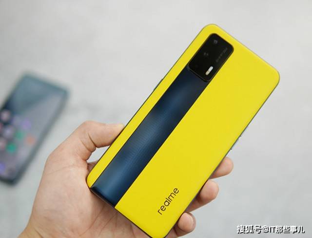 Axon|骁龙888 Plus手机跌破2000元 现在抄底骁龙888手机合适吗？