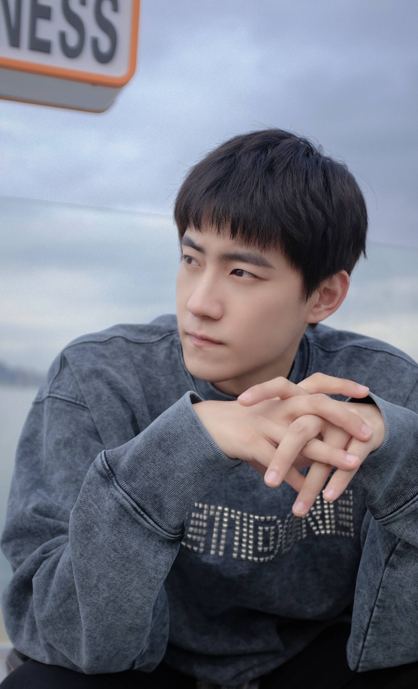 晏紫东生日大片静享海边美好,镜头表现力max