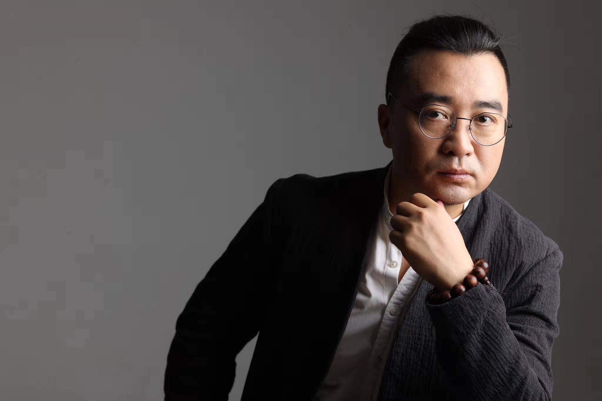 封面人物张伟和谐之魅