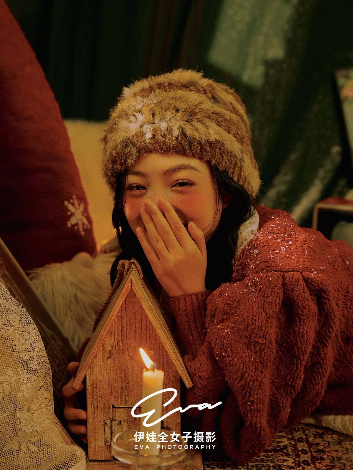 小天使 哭笑不得！妙龄少女深夜掌灯，竟是为了....