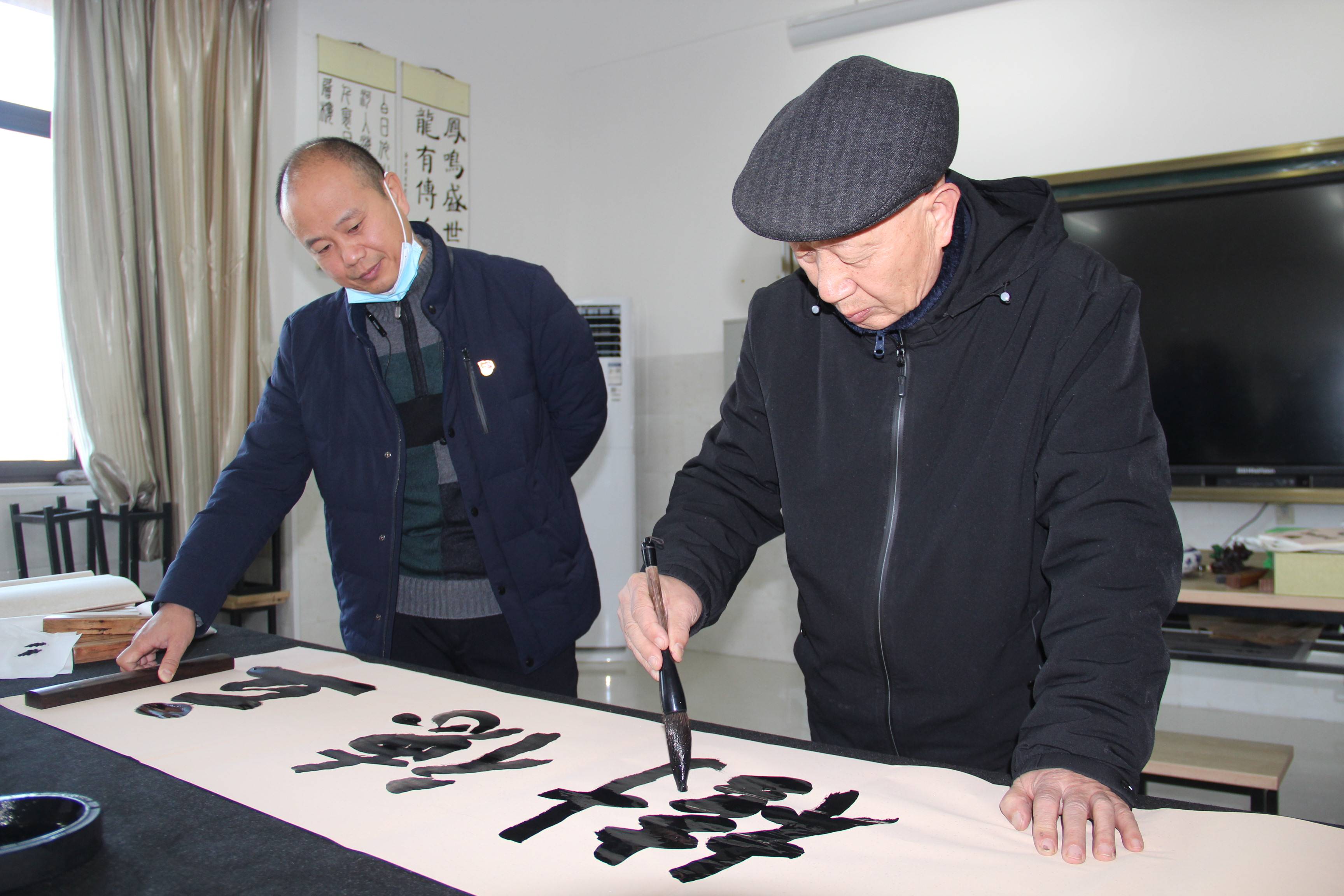 作品展|热烈祝贺二七区凤鸣路小学顺利通过“河南省书法教育实验学校”评估验收