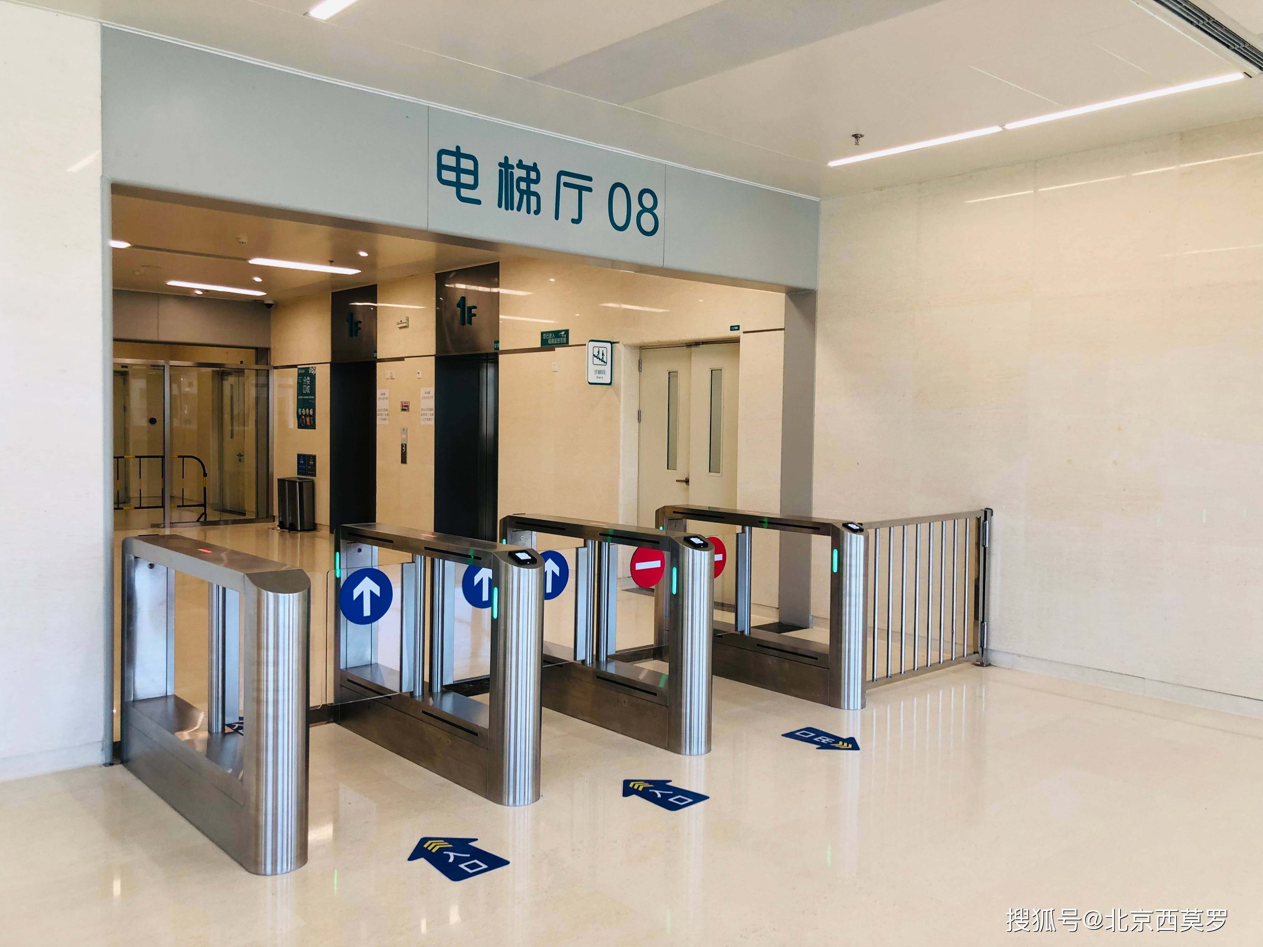 医院人行出入口怎样管理更高效