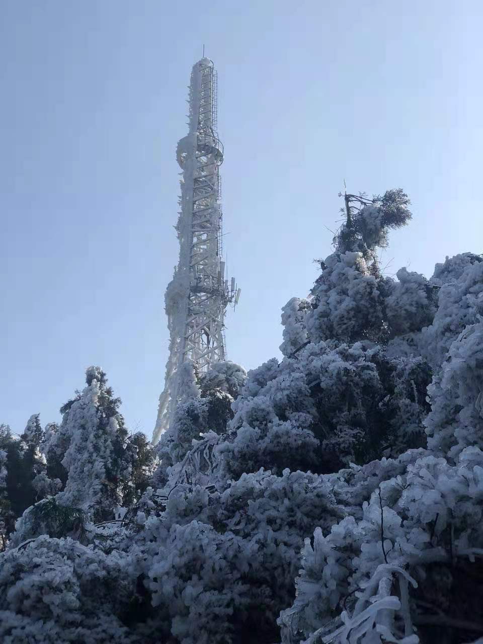 南岳衡山下雪图片
