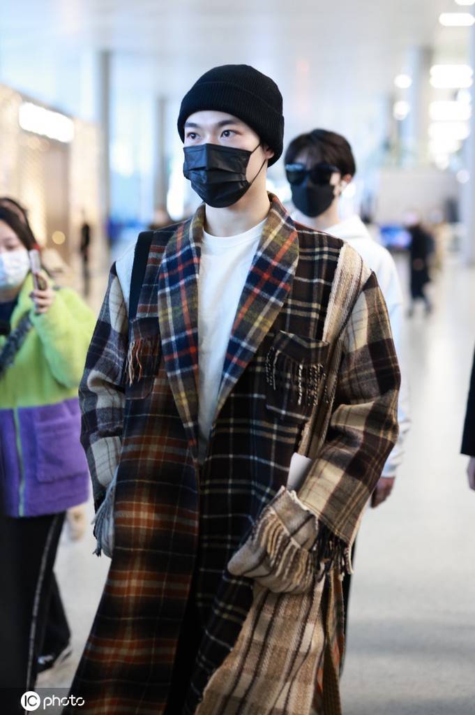 11日出生于日本爱知县名古屋市,毕业于至学馆大学短期大学部体育学科