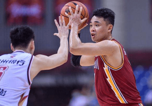 辽宁|2战狂飙15记三分！辽宁弃将射杀广东 他已接过王仕鹏的衣钵
