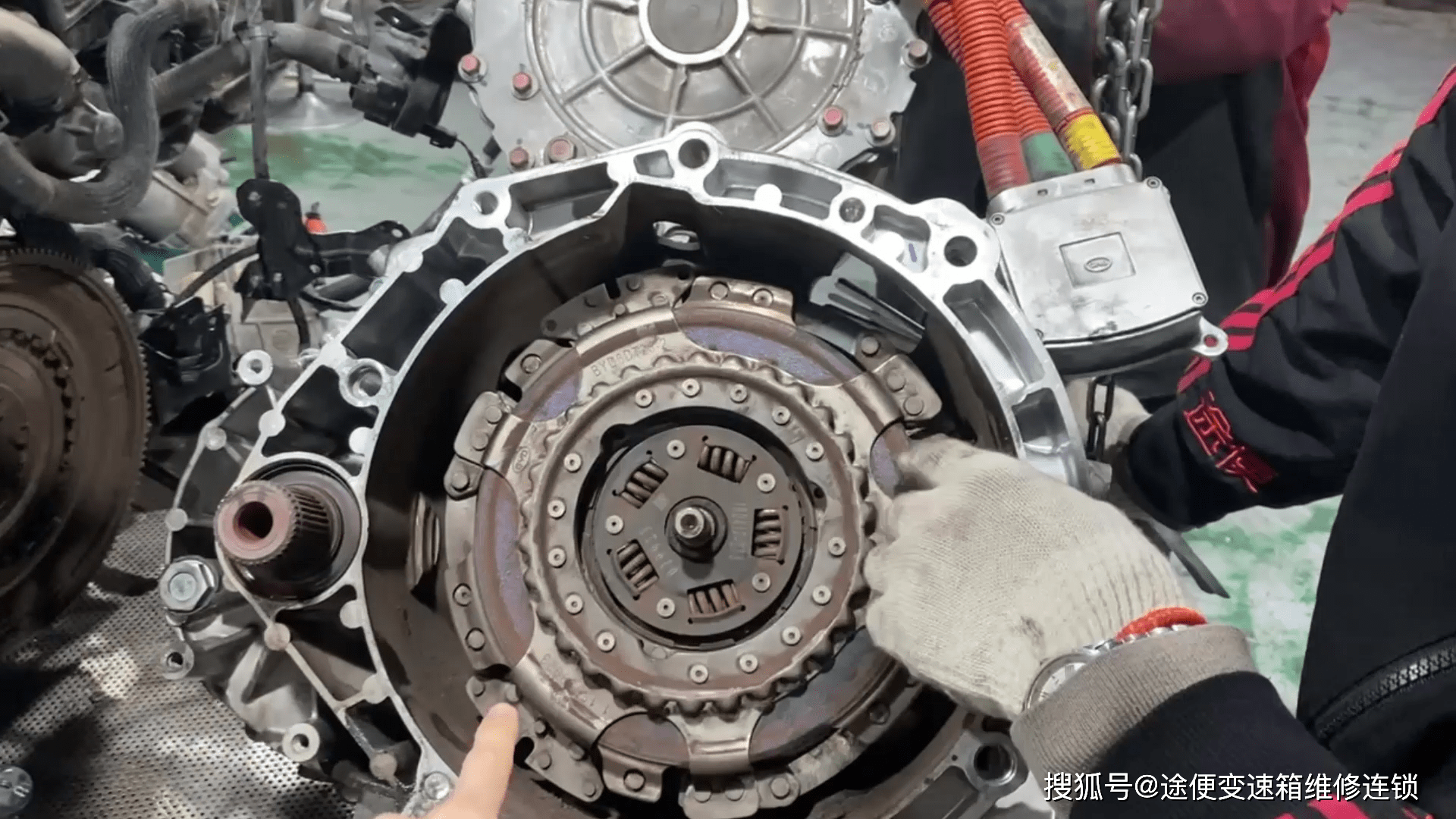 详解比亚迪秦混动变速箱打滑故障转速飙高码数不动仪表提示变速箱功能
