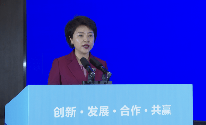 就连咱们南充大市那边的南充市委常委,宣传部部长廖雪梅也来了!