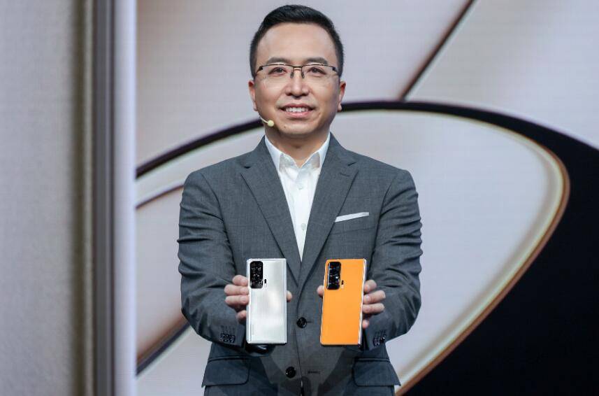 折叠屏手机的屏幕易出现折痕、裂纹，遭消费者吐槽