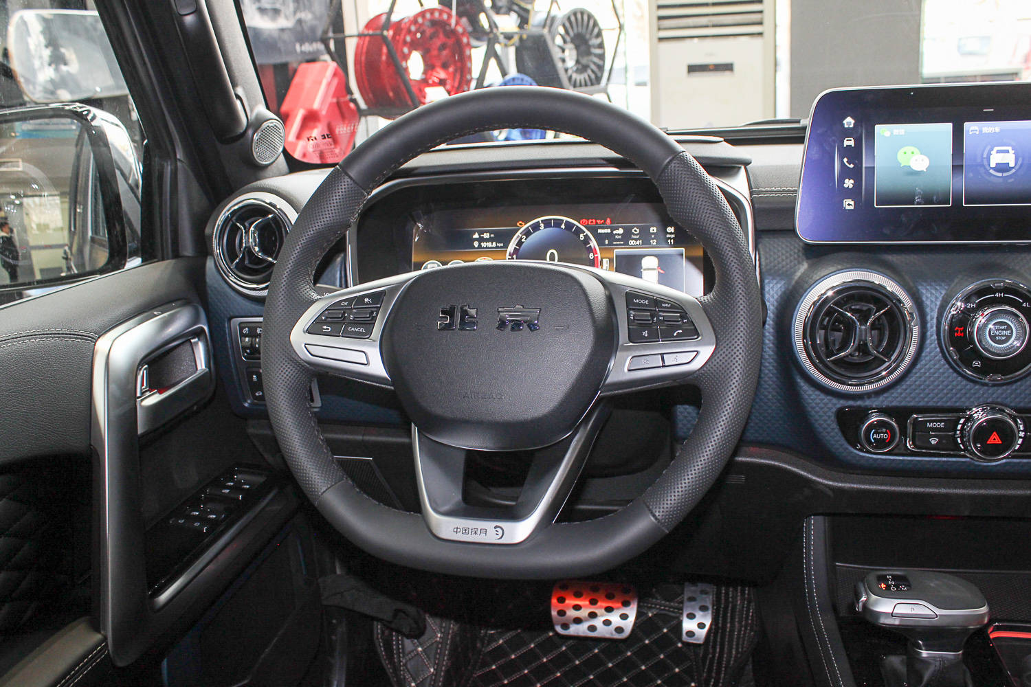 个性鲜明的国产硬派越野2022款北京越野bj40环塔冠军版到店实拍