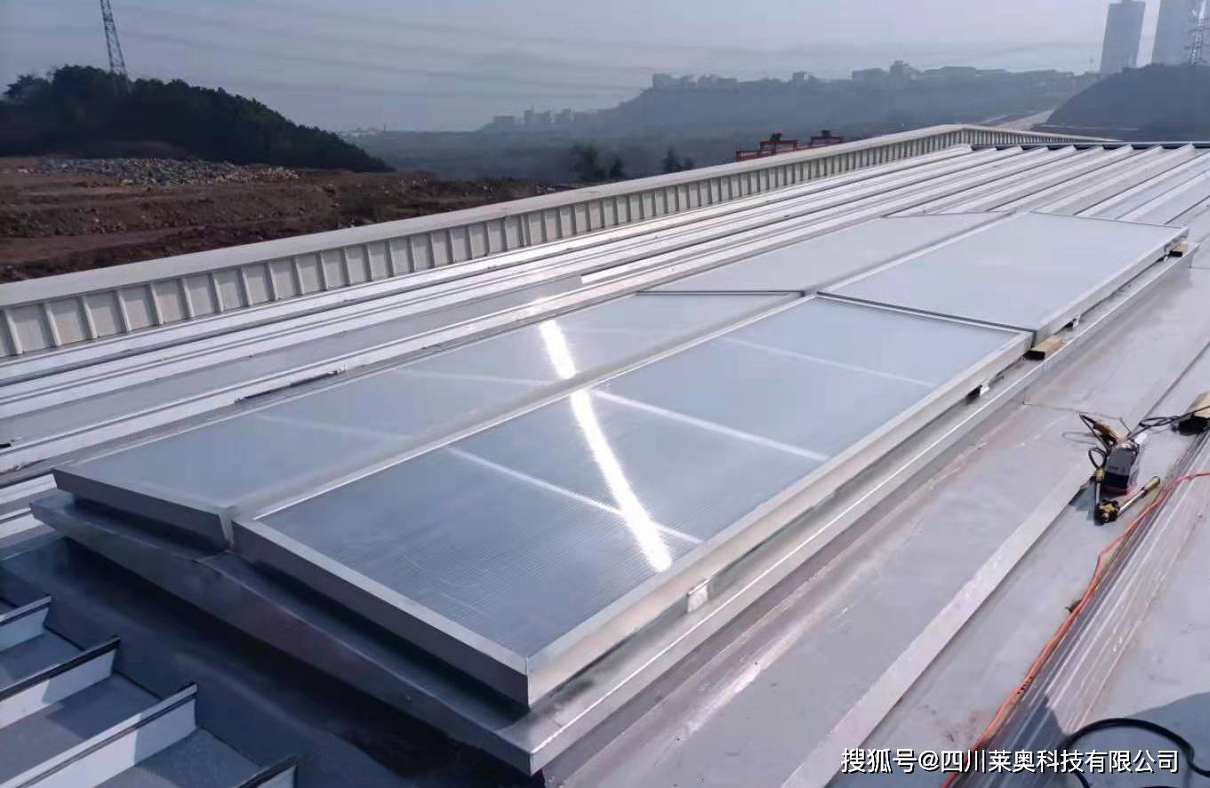 【四川莱奥】三角型消防排烟天窗有什么特点_采光_窗扇_厂房