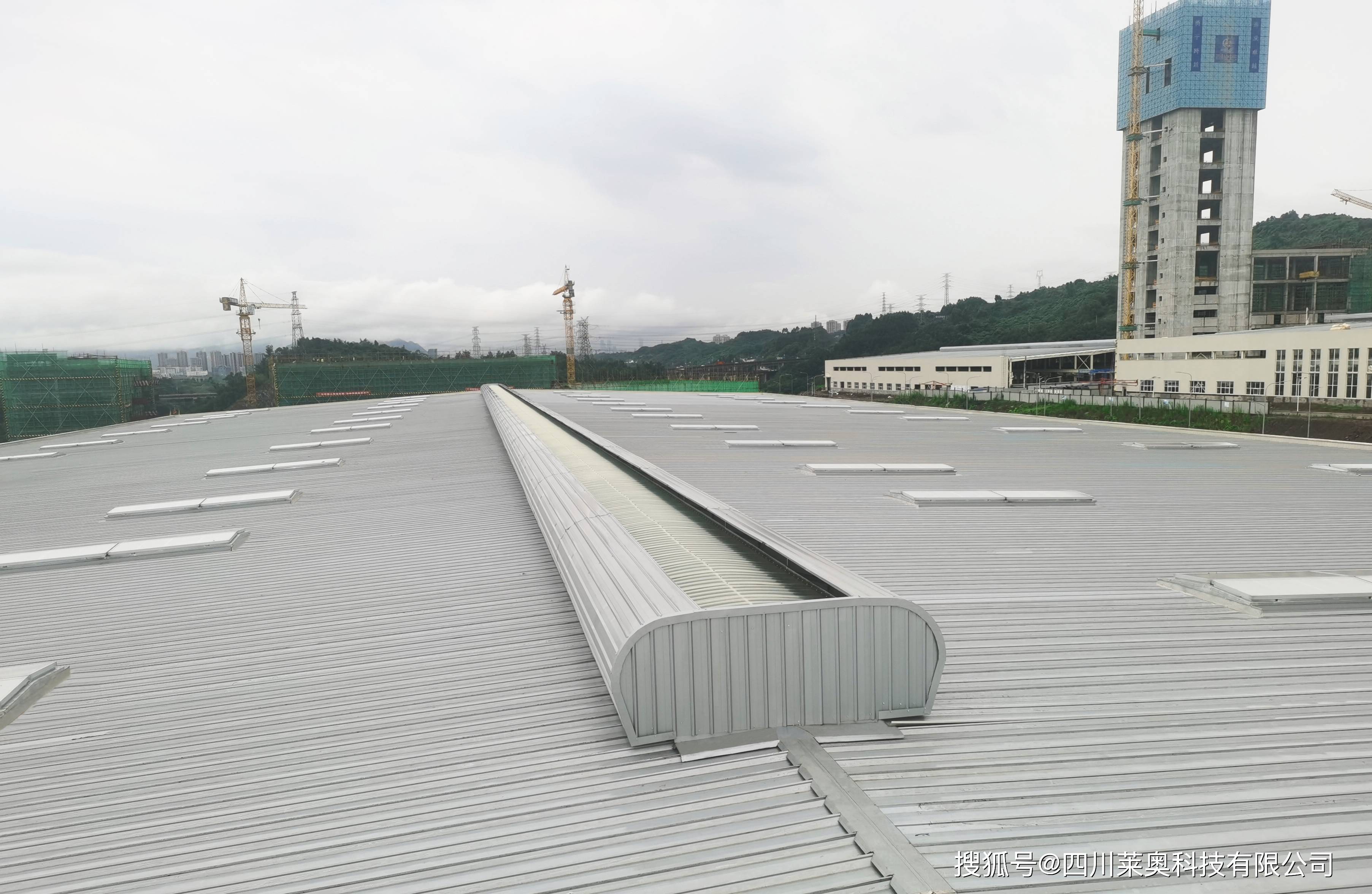 灵敏度对建筑有保温需求的厂房会选择安装有电动阀板的启闭式通风天窗