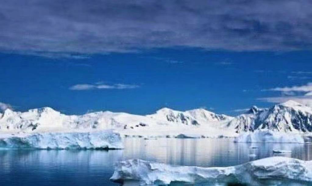 不冻湖之谜：酷寒的世界里，是什么使得这个湖时隐时显，不结冰？
