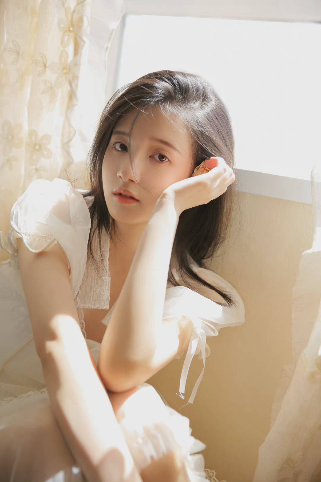 @Tzz 优质摄影推荐：《无限温柔》高颜值小姐姐居家纯欲写真