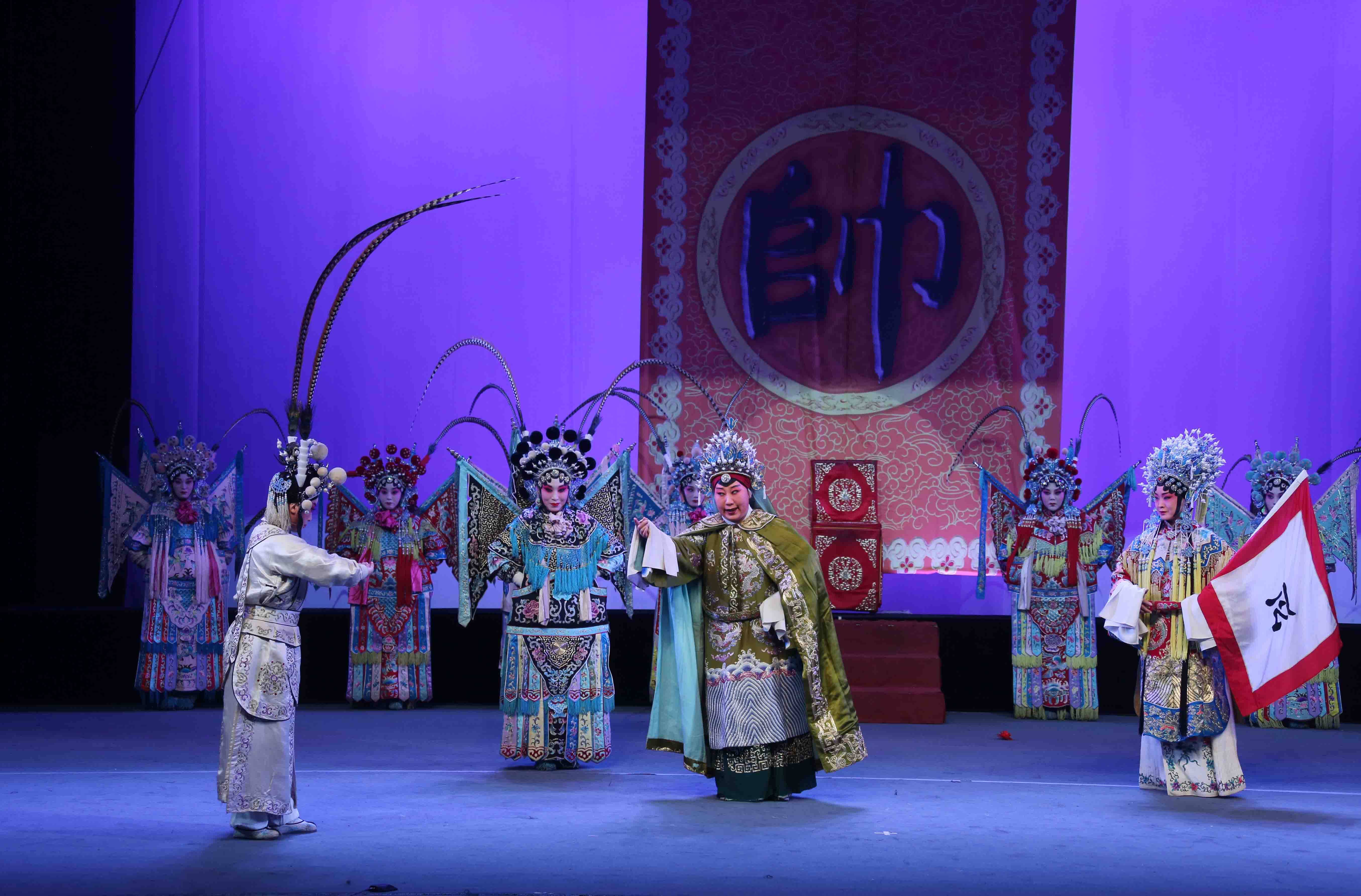 正月里长治市上党梆子剧团在潞安剧院上演杨门女将