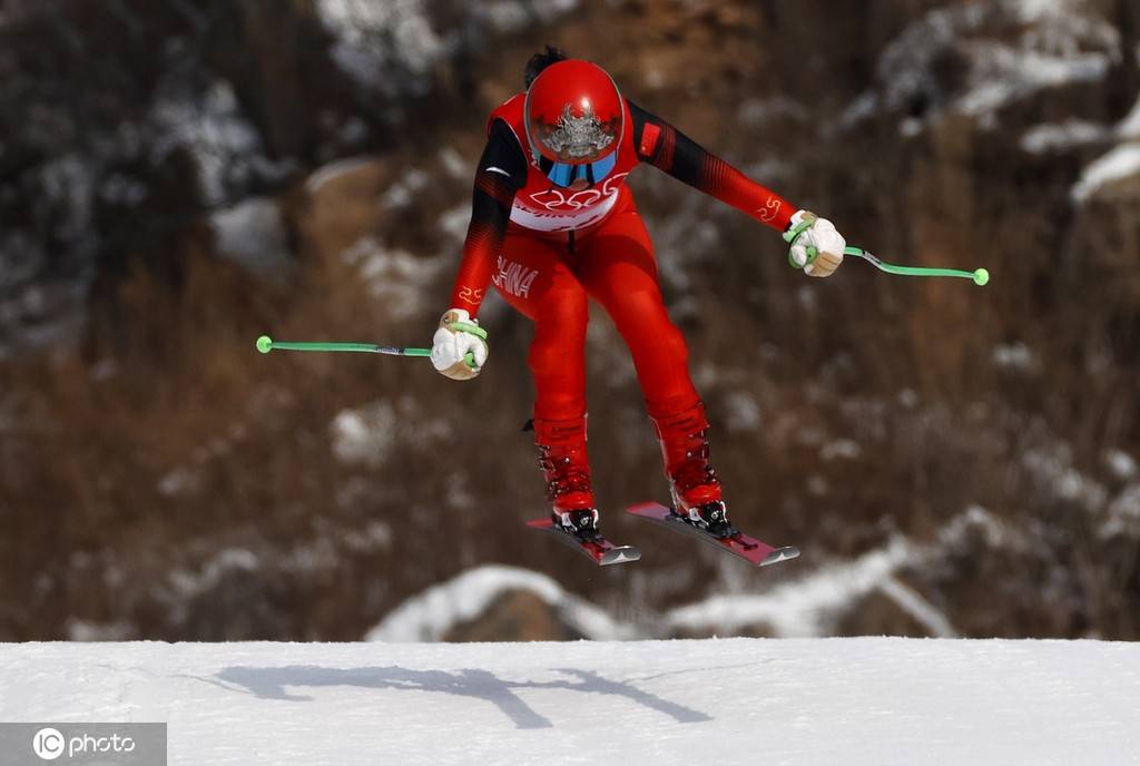 2022北京冬奥会高山滑雪女子全能滑降孔凡影出战