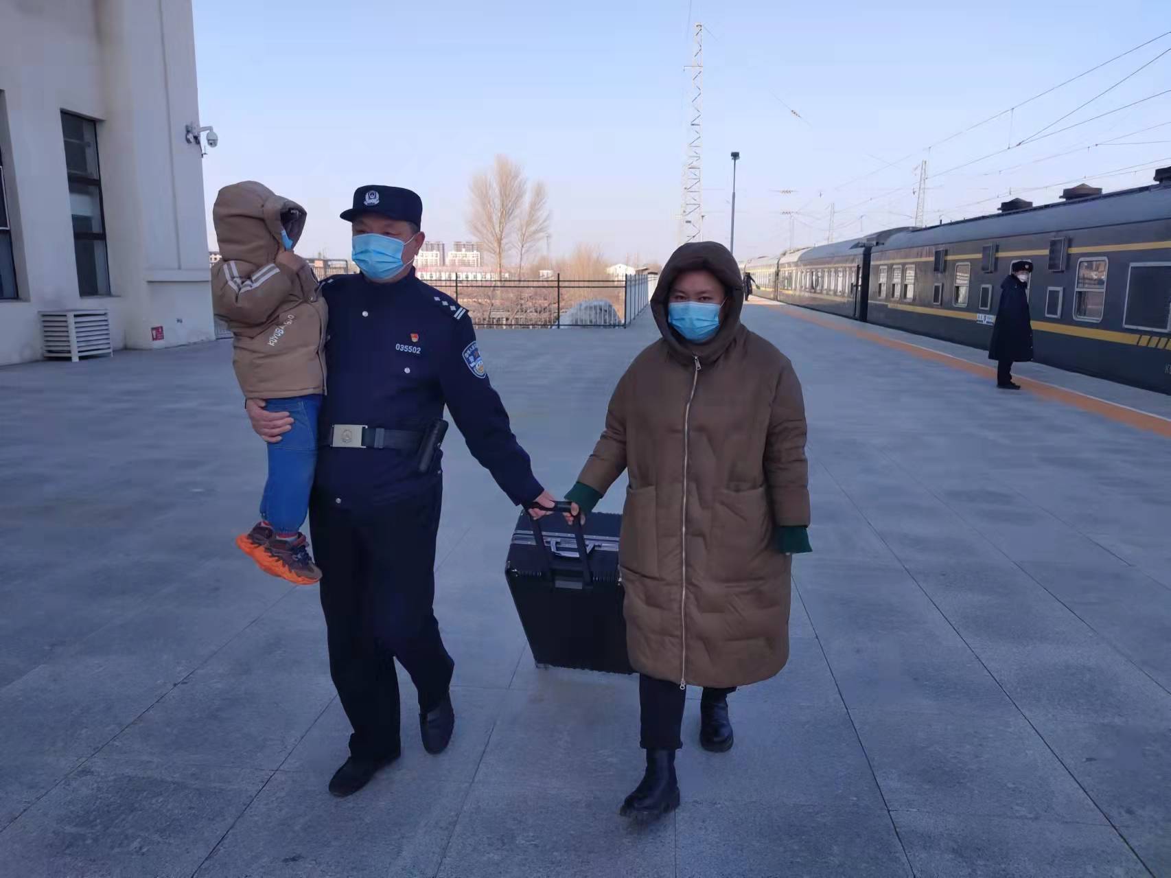 奈曼车站派出所春运期间增加便民服务措施