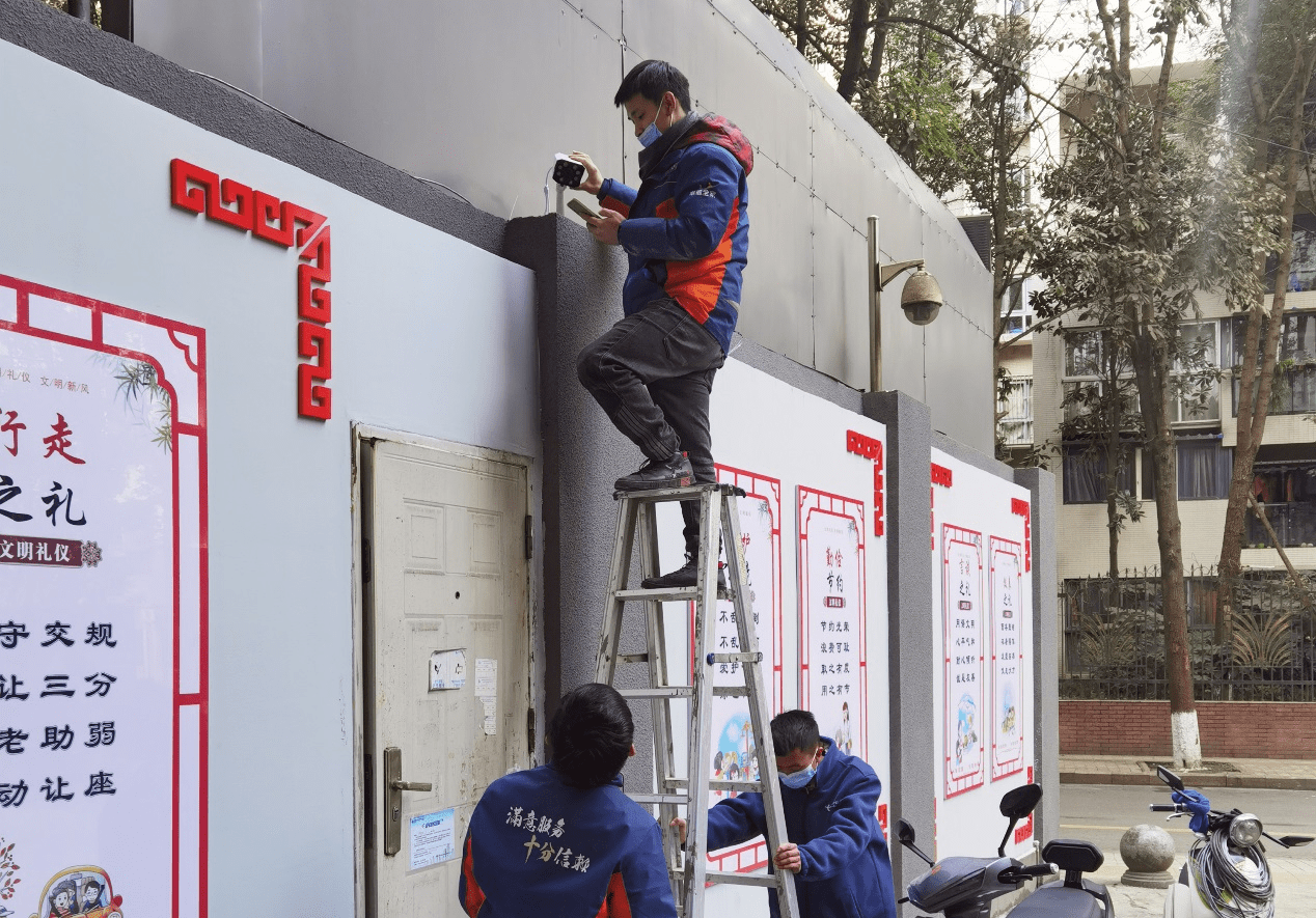 電信客戶工程師正在安裝魔鏡慧眼成都電信政企客戶支撐中心全力支撐