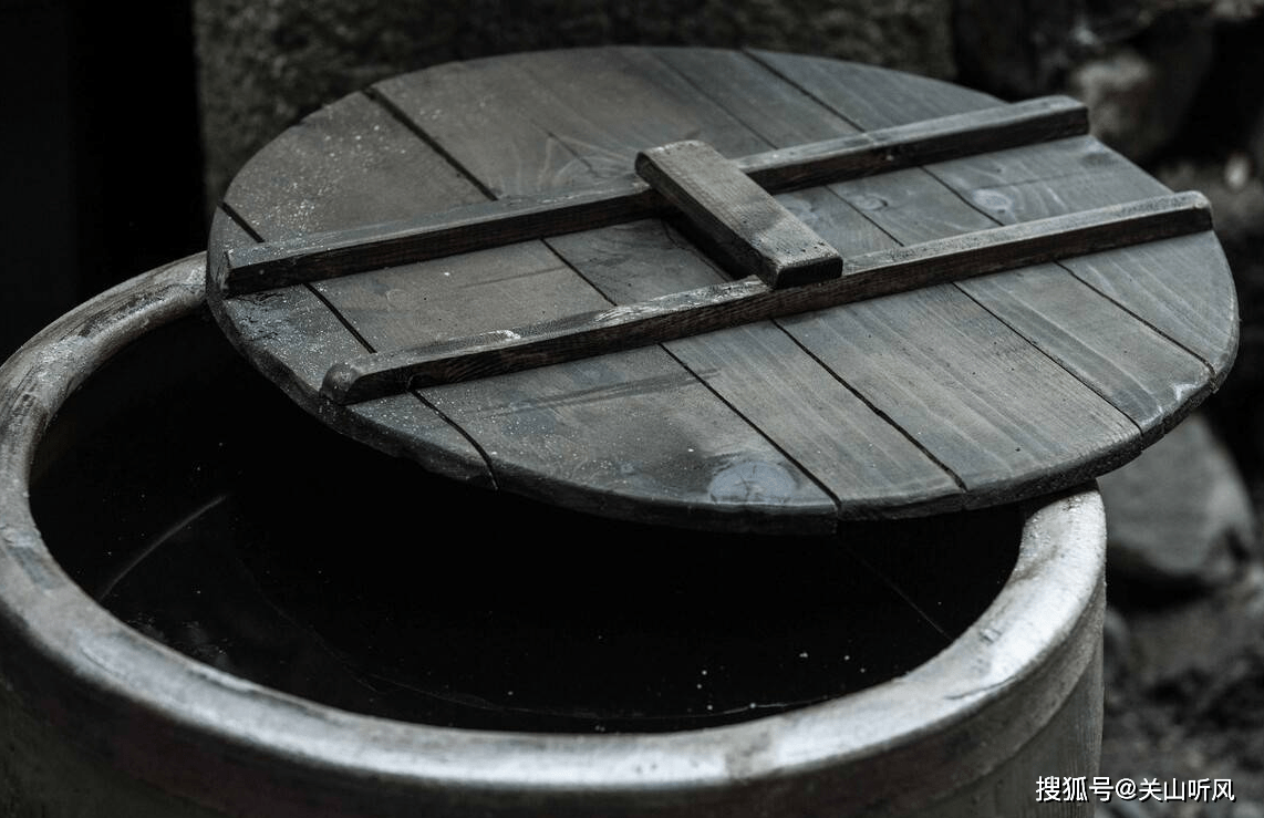 原创农村俗语穷柴火富水缸是什么意思贫穷和柴火有关系吗