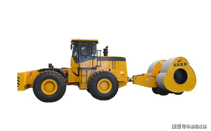 三角碾吨位和冲击功率？ 冲击碾压厚度可以达到多少？ 修路水稳需要碾压几遍