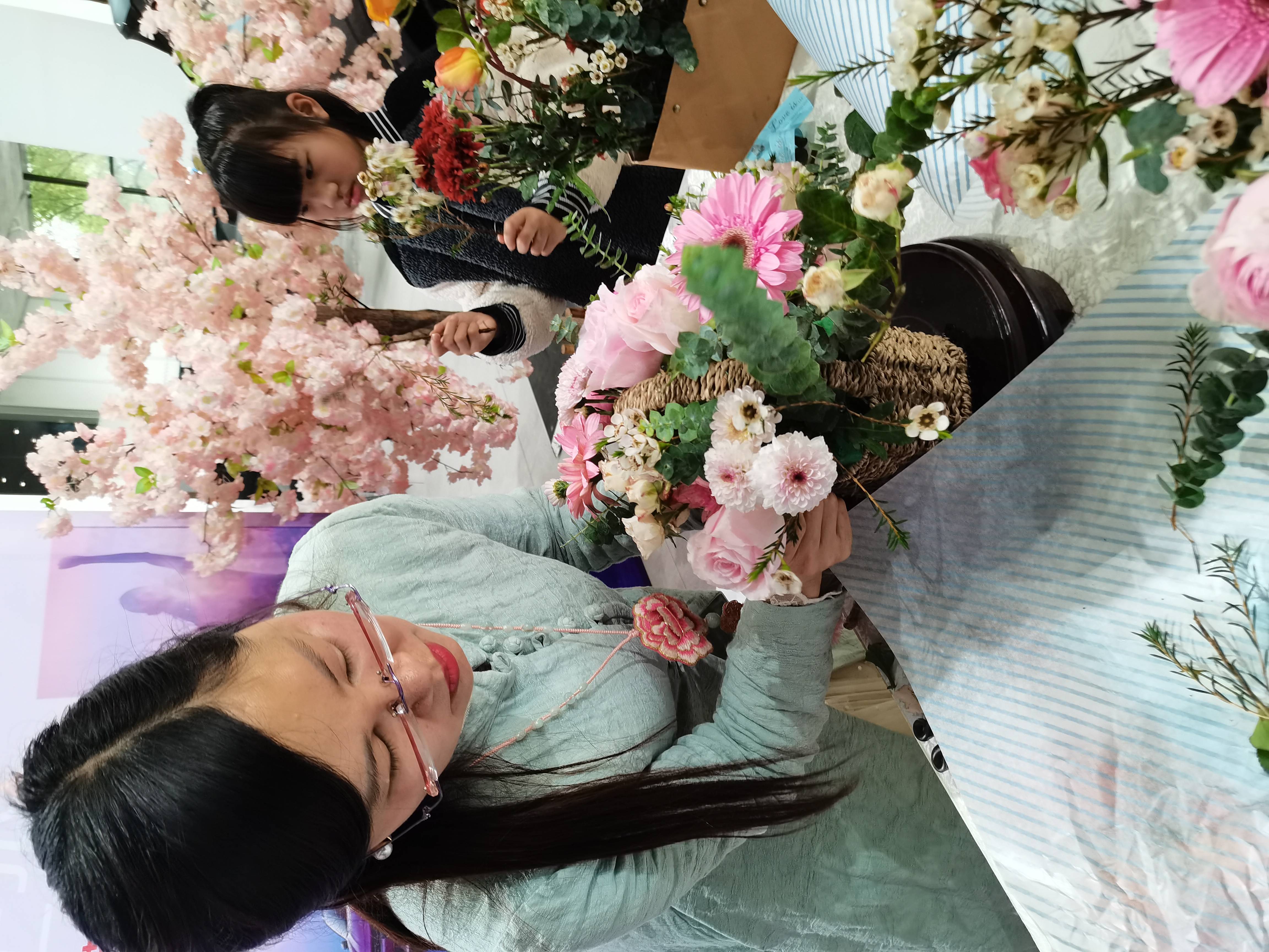 桂林弘帆桂吉领克 型动自由她主张 桂领荟女神节花艺沙龙 乐惠车