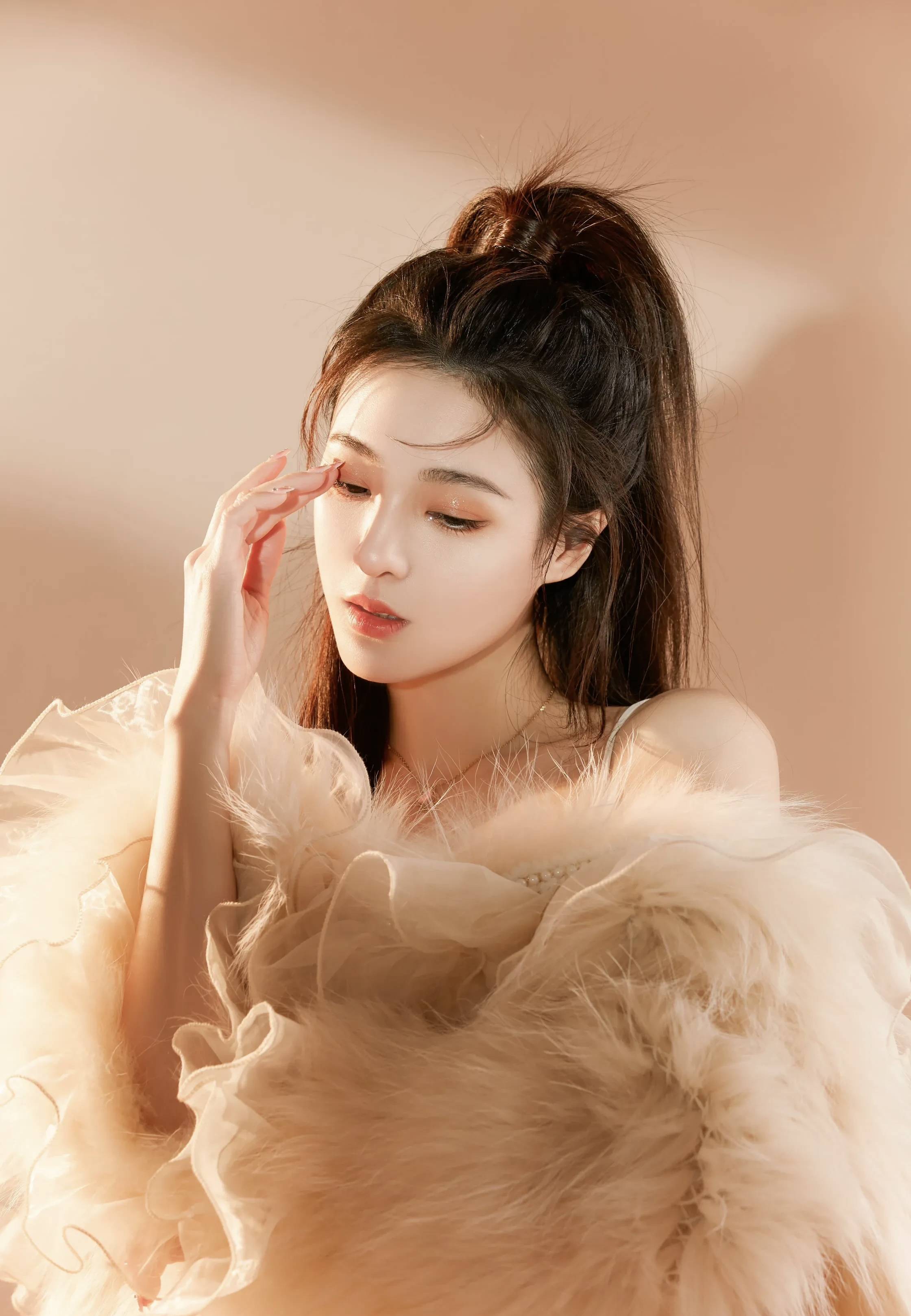 女神降临:演员林子晴超清美图,绝代佳人_林子晴_绝代佳人_女神