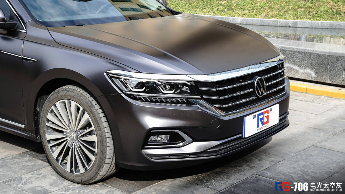 帕萨特车身改色膜电光太空灰,给自己得爱车换个颜色就像自己换个发型
