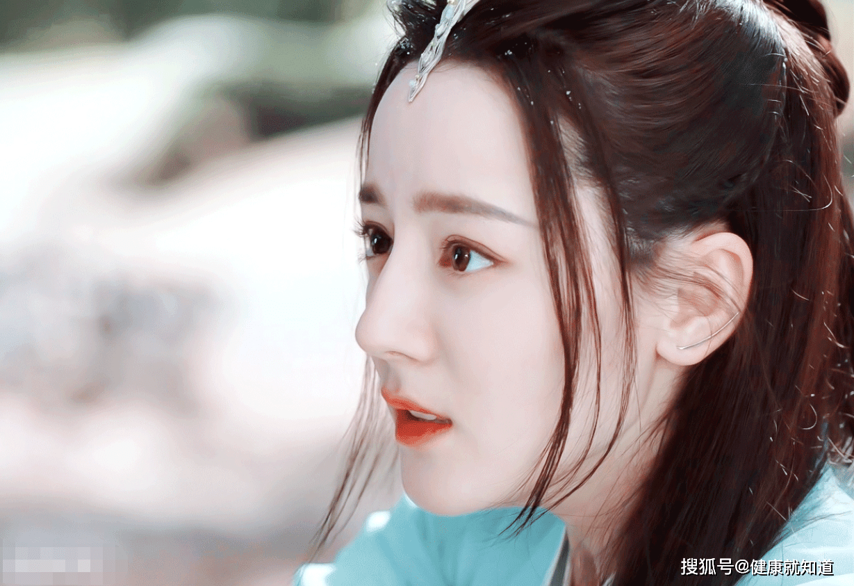 迪丽热巴与君初相识眼神戏代入感好强,剧情越看越"下饭"