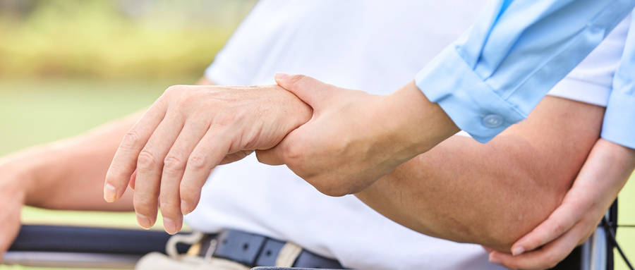 老人居家养老服务的方式有哪些？_老年_平台_护理