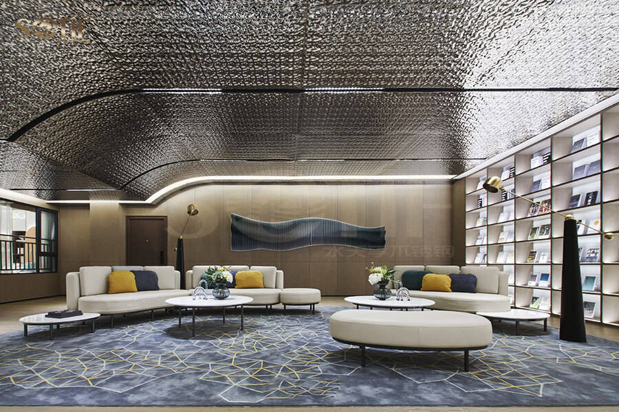 装饰性极强的不锈钢水波纹板