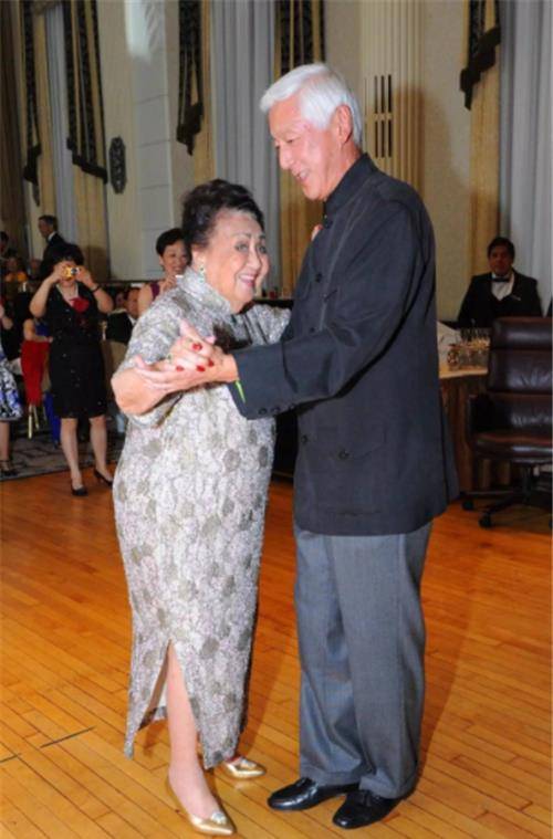 她是复旦校花,爱吃肥肉从不锻炼,活了112岁,长寿秘诀仅3个字_严幼韵