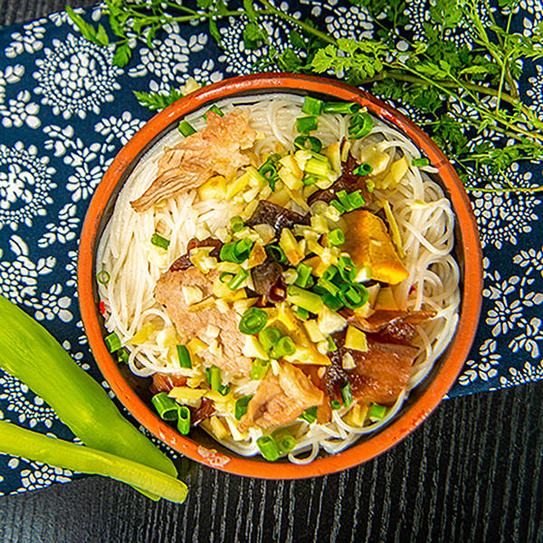 湖南衡阳特色小吃罐子街三鲜米粉