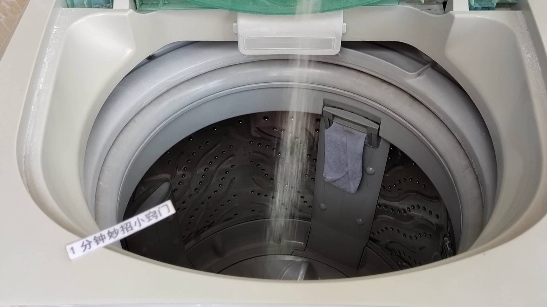原创洗衣机里面很脏撒上一把多脏的洗衣机都洁净如新都回家试试
