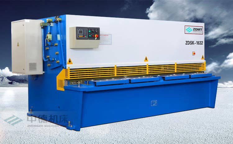 数控剪板机的运行需要各个零部件相互协调配合的_剪切_生产线_操作