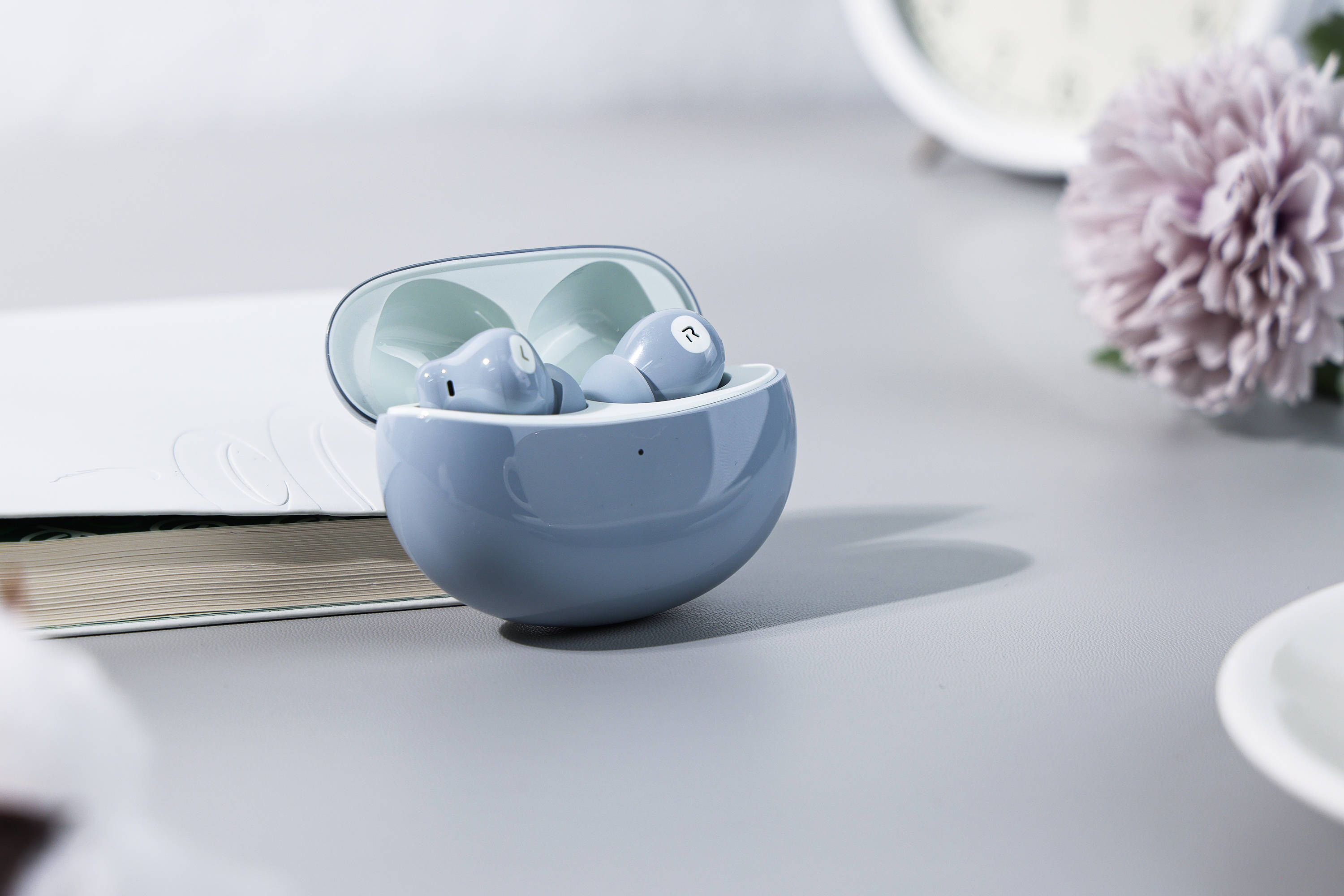 此前oppo enco air系列真无线蓝牙耳机凭借着潮流设计与高性价比,受到