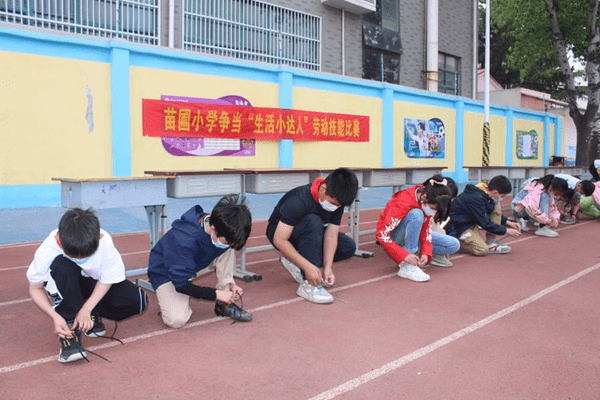 二七区苗圃小学图片