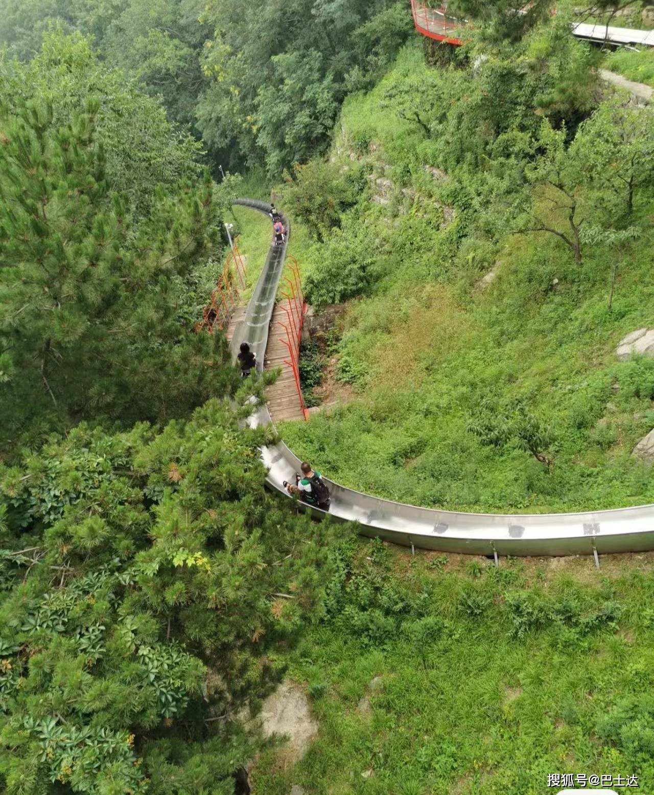 八达岭长城滑道图片