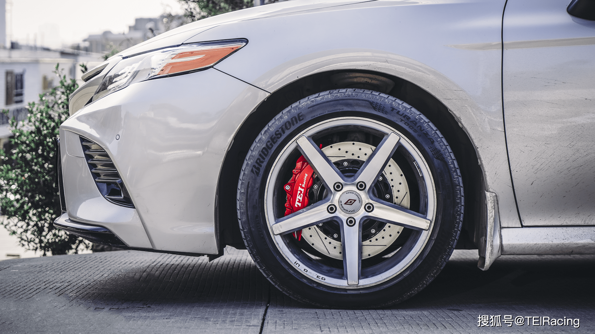 马力不够有必要升级刹车八代凯美瑞升级改装teip40ns刹车卡钳套件