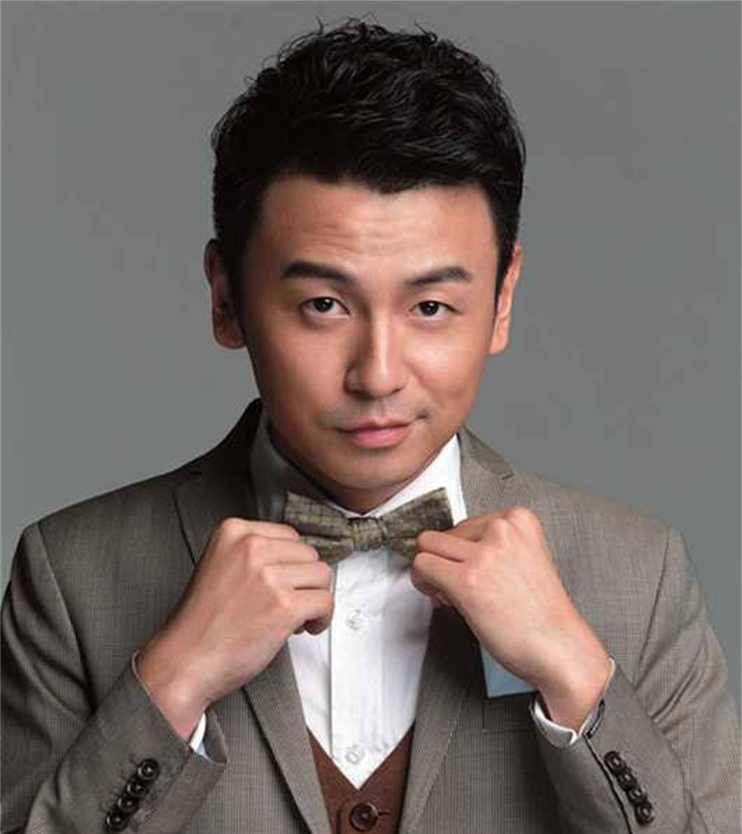 网友偶遇雷佳音散步 衣着休闲被调侃:头真的大_雷大头_晏子_米色