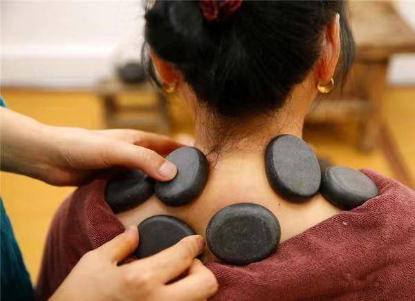 砭石梳子梳头的功效