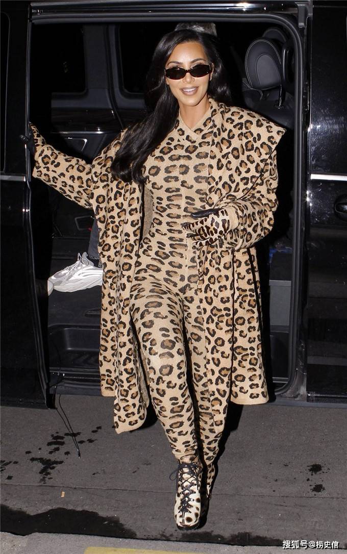 图集喜欢穿豹纹的卡戴珊家的女人