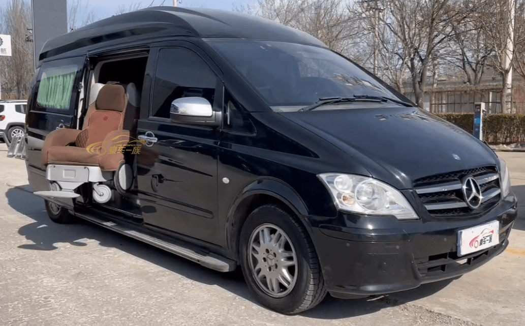 奔驰商务车福祉轮椅改装福祉车座椅孝顺父母的选择_搜狐汽车_搜狐网