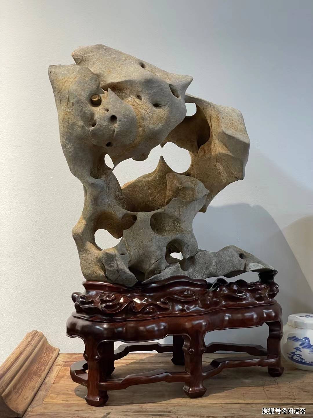 太湖石隽崖洞朗书斋案头赏石摆件