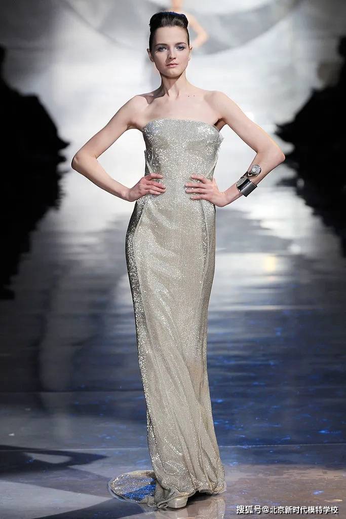 超模们的直角肩养成法