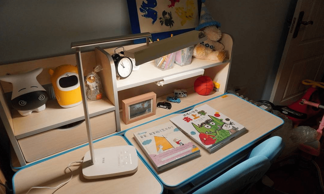 有哪些平价台灯值得推荐？盘点四款性价比超高的护眼台灯